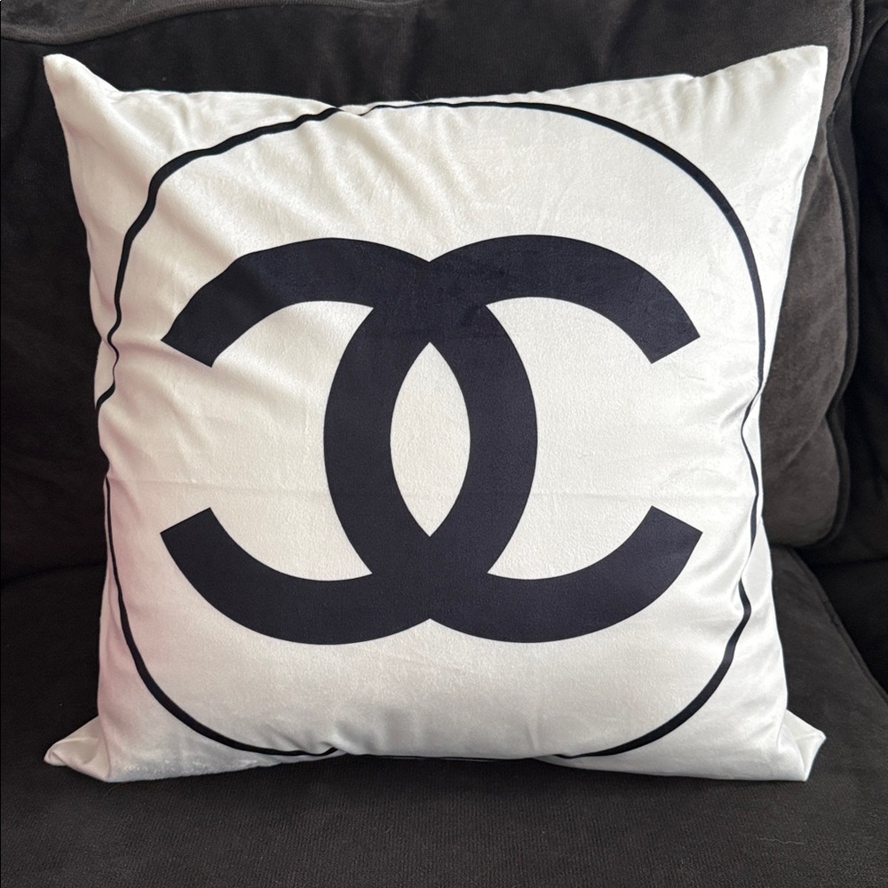 NEW! White and black pillow 18x18